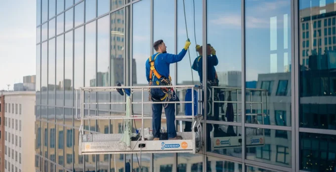 Best Window Cleaning Methods for High-Rise Buildings in Dubai