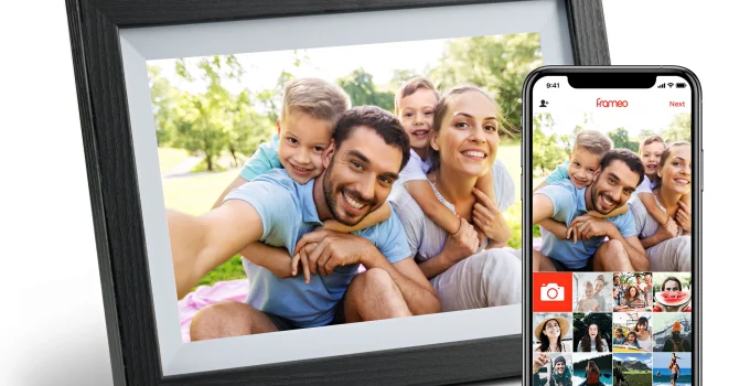 Why a Digital Photo Frame is the Ultimate Gift for Your Family Memories